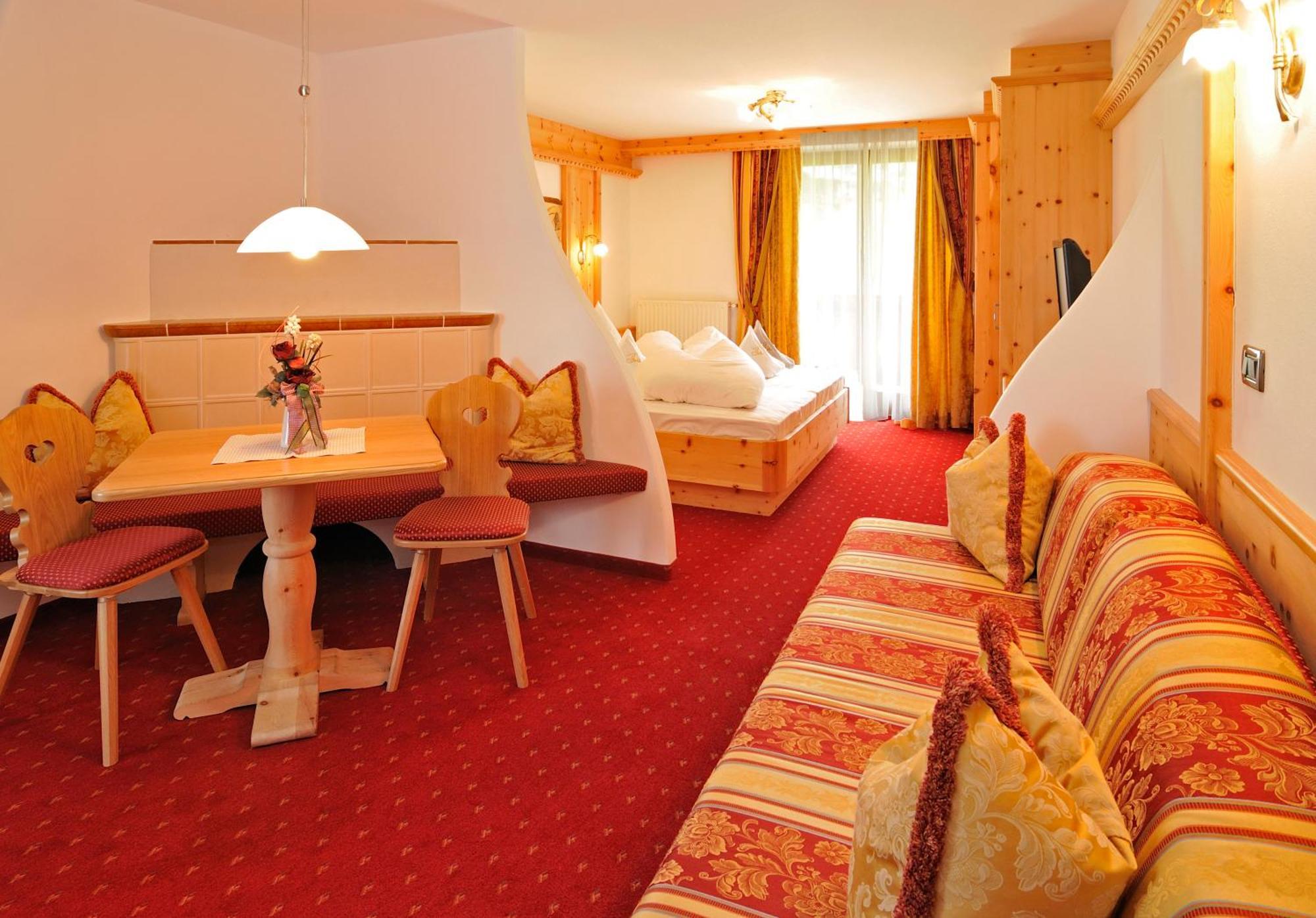Garni Hotel Iris 셀바디발가르디나 외부 사진