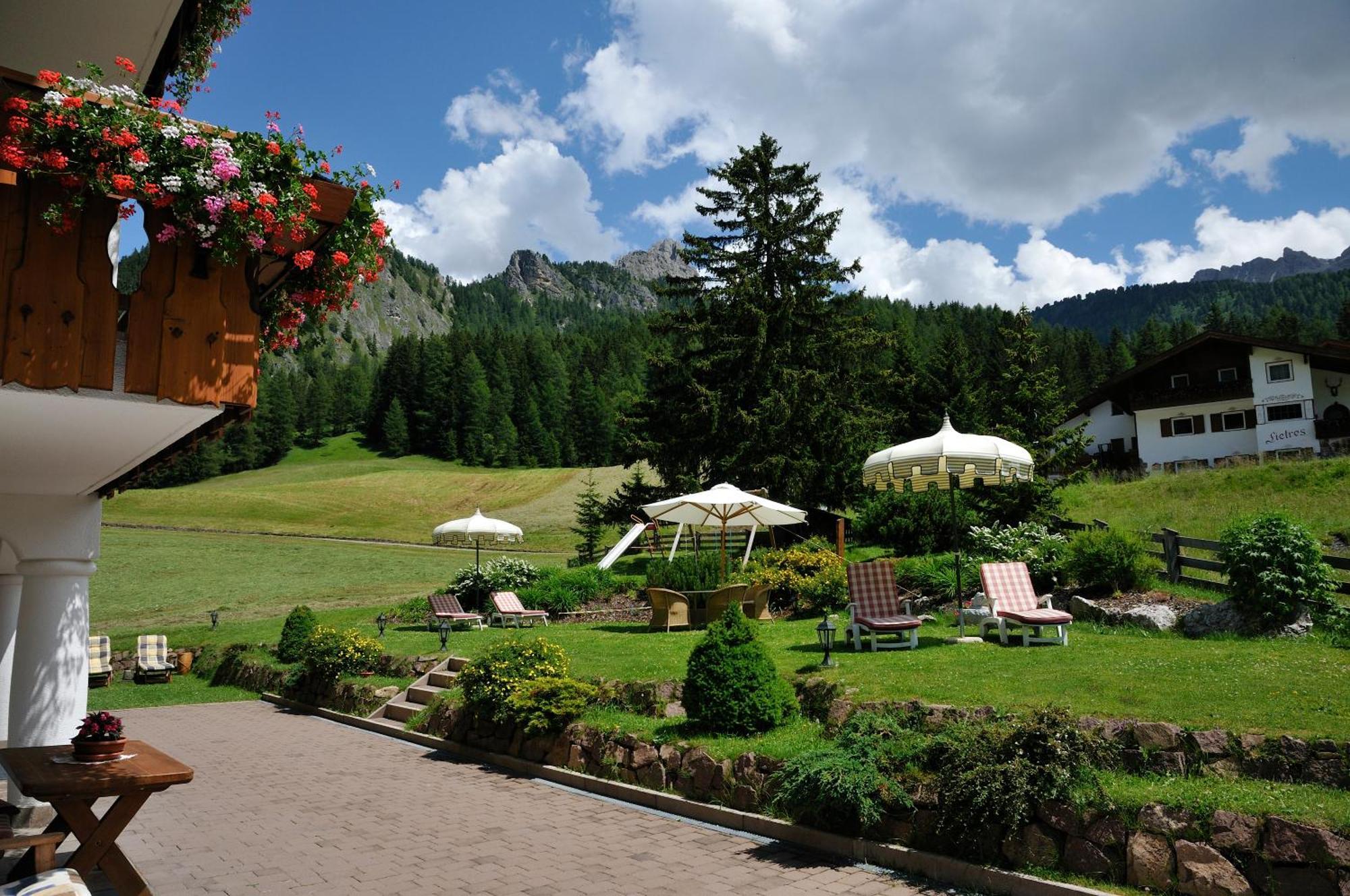 Garni Hotel Iris 셀바디발가르디나 외부 사진