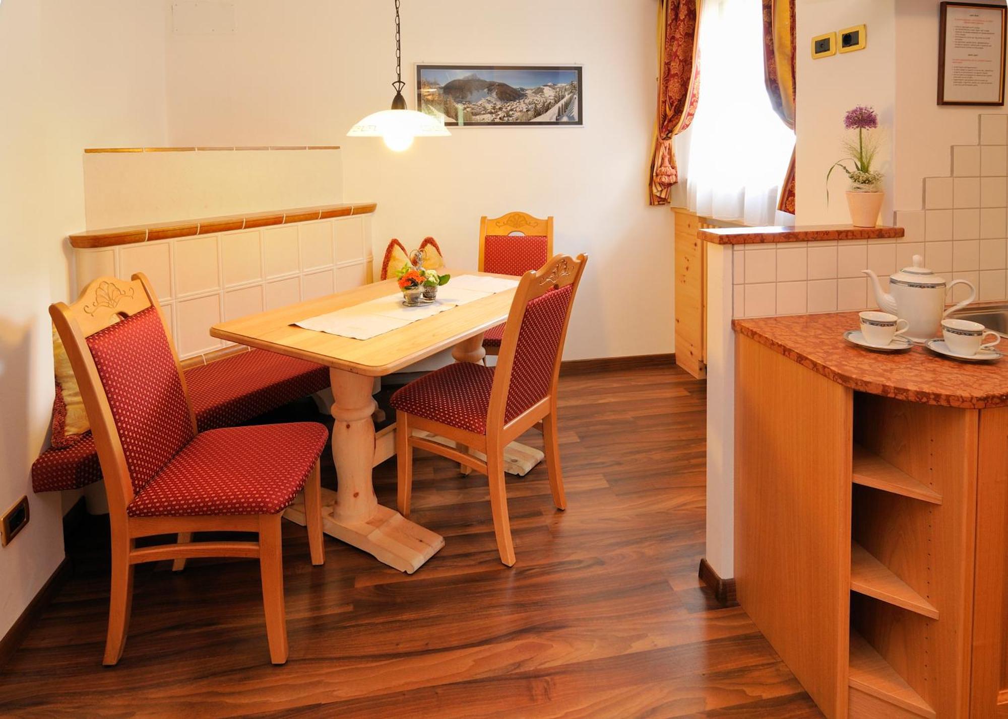 Garni Hotel Iris 셀바디발가르디나 외부 사진