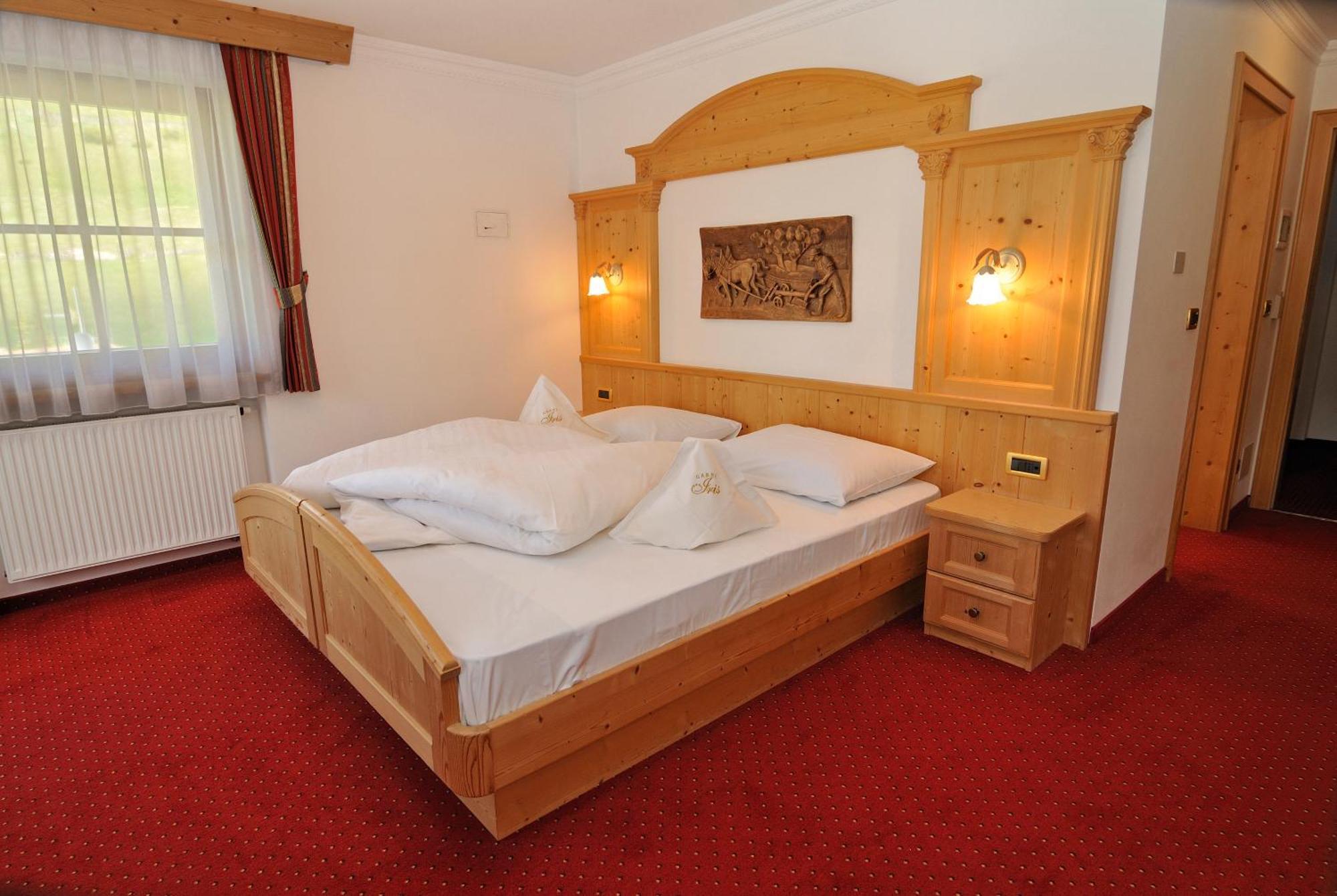 Garni Hotel Iris 셀바디발가르디나 외부 사진