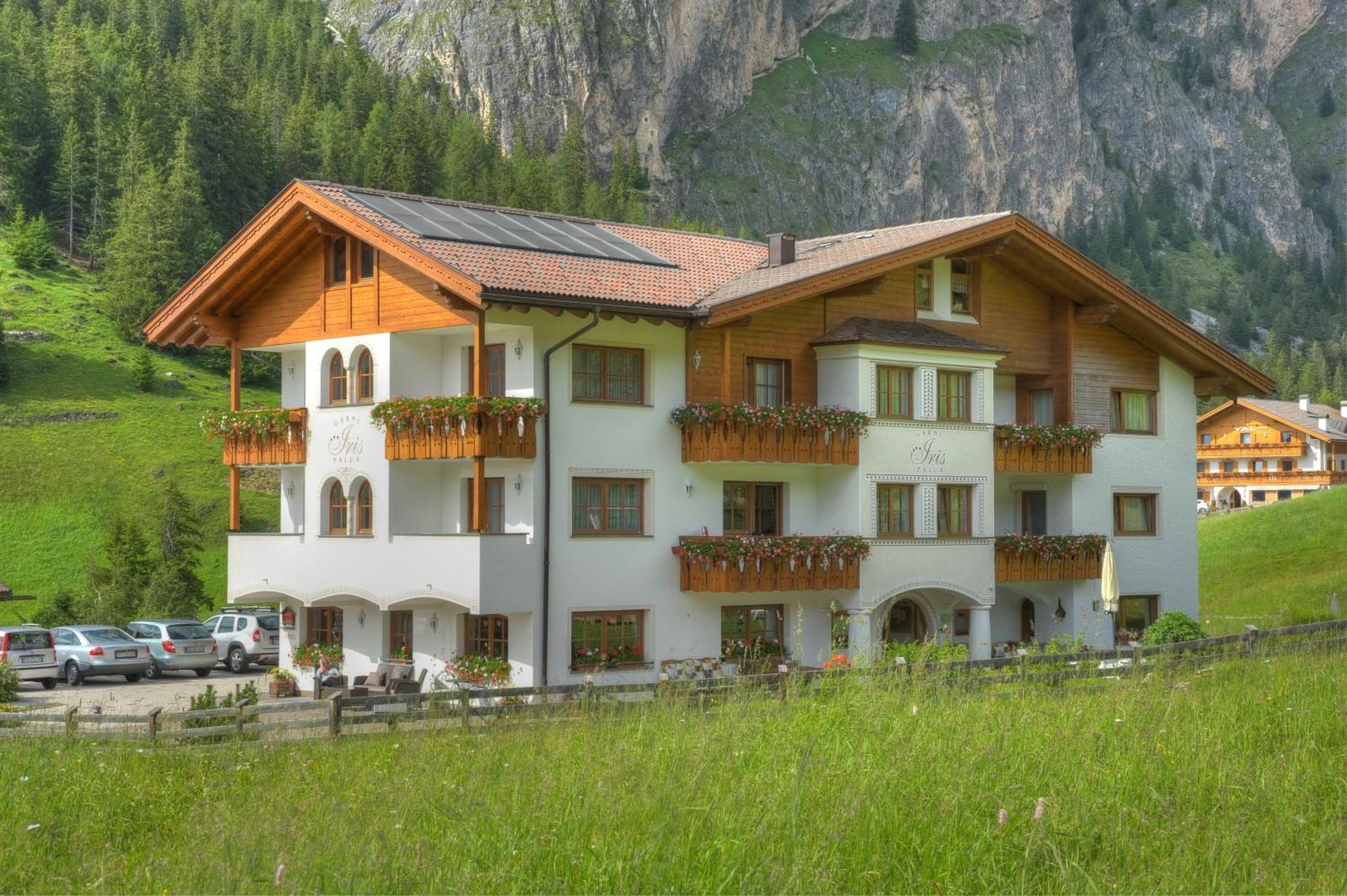 Garni Hotel Iris 셀바디발가르디나 외부 사진