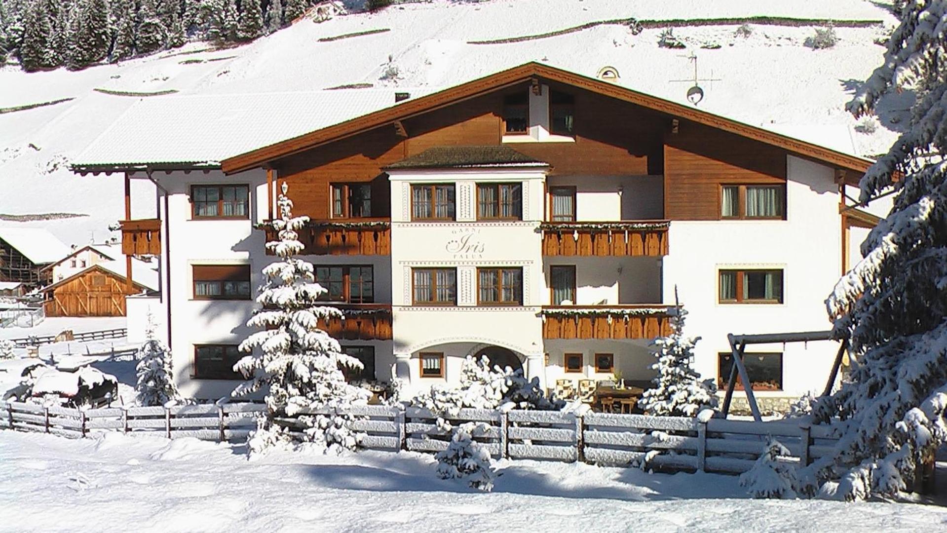Garni Hotel Iris 셀바디발가르디나 외부 사진